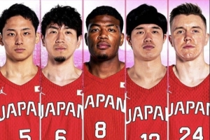 八村回归存疑&amp;霍金森状态下滑！媒体人：日本男篮走下坡路成定局