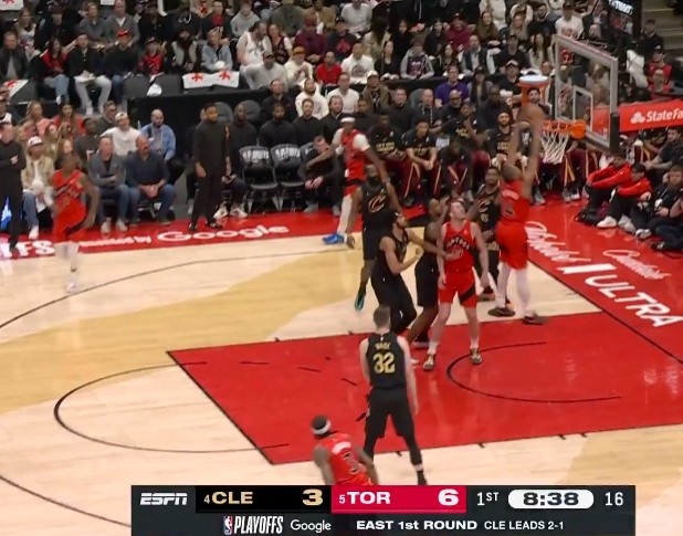 开云体育官网-先声夺人！斯科蒂·巴恩斯冲击篮筐连续暴扣 率队占据主动